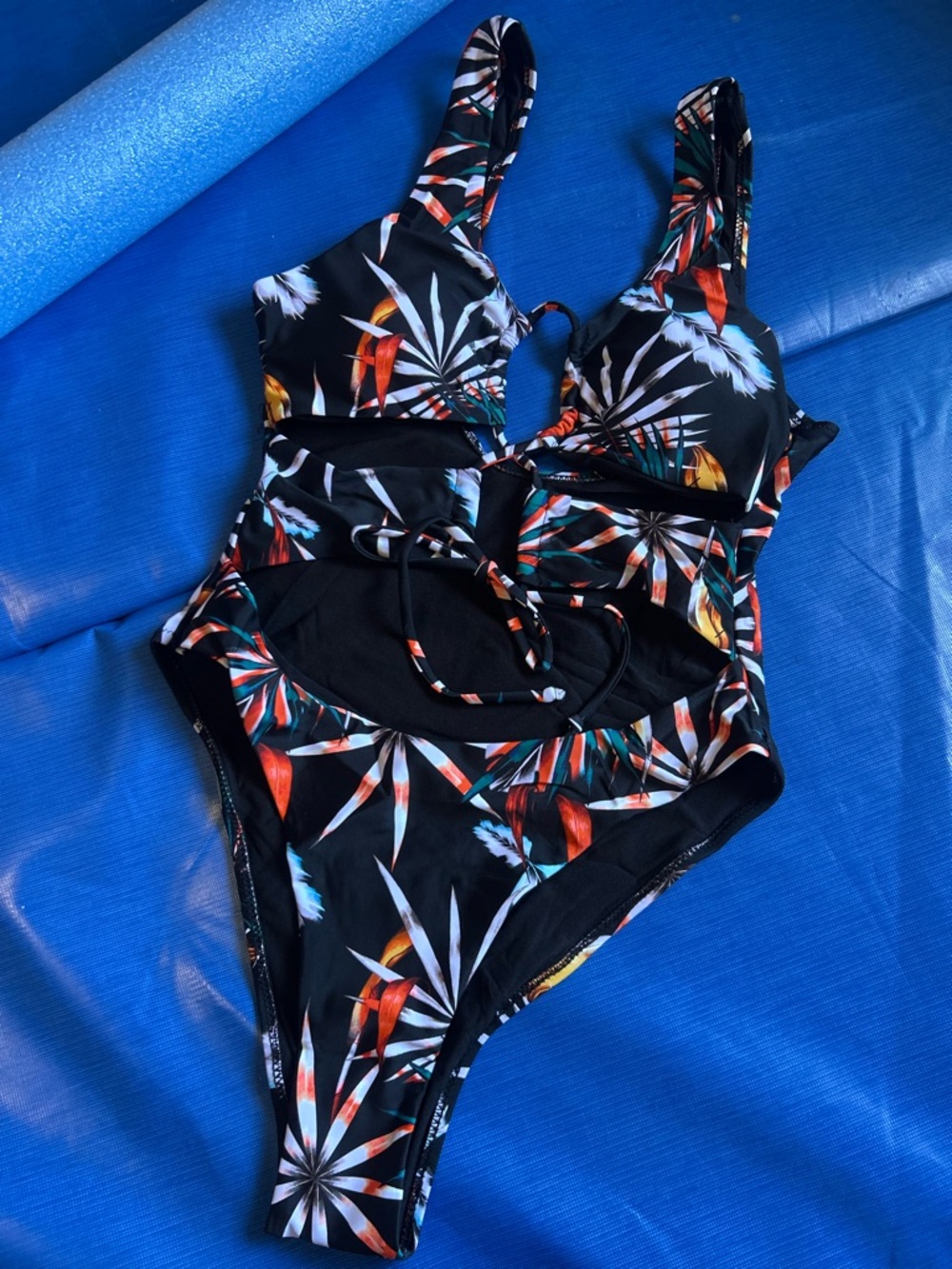 Yira one piece swimsuit black size Med - Picture 2 of 11